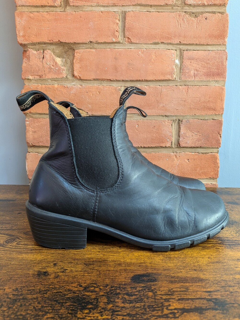 Blundstone Heeled Chelsea Boots In Black Leather Women's Size 9 US